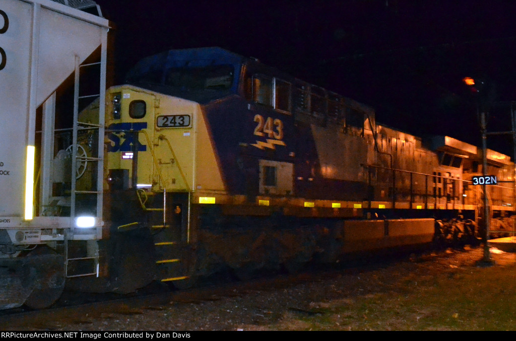 CSX AC44CW 243 trails on Q438-07